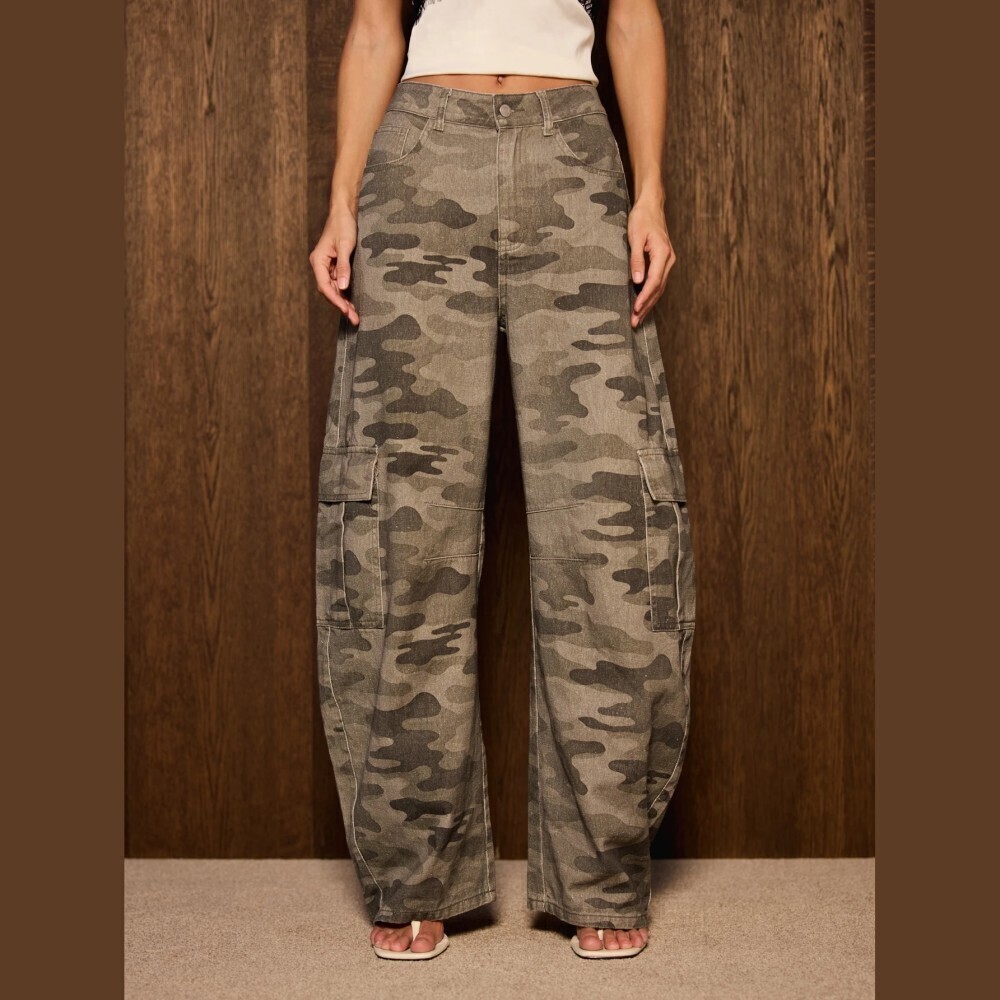 Camo Print Denim Cargo Pocket Wide Leg Jeans